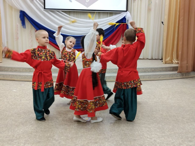 Фестиваль детского и юношеского творчества "С любовью к России" Фестиваль детского и юношеского творчества "С любовью к России".